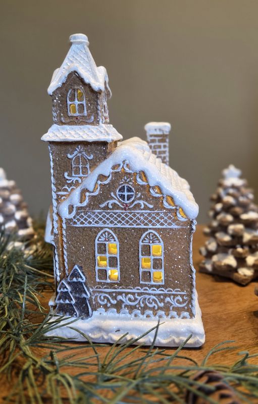 Pepperkakehus kirke