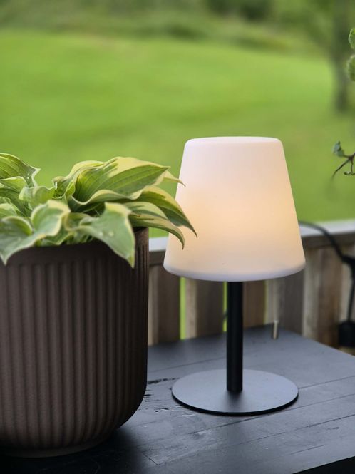 Hovedbilde Bordlampe utendørs